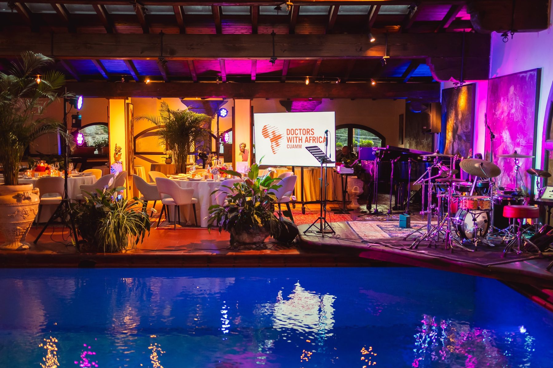 The stage and band at the Children Without Frontiers art auction in Italy